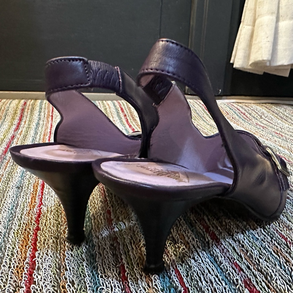 Fluevog VINTAGE EXCELLENT purple pointy slingback heel w/ cutouts & buckle - 9.5 - Picture 2 of 16
